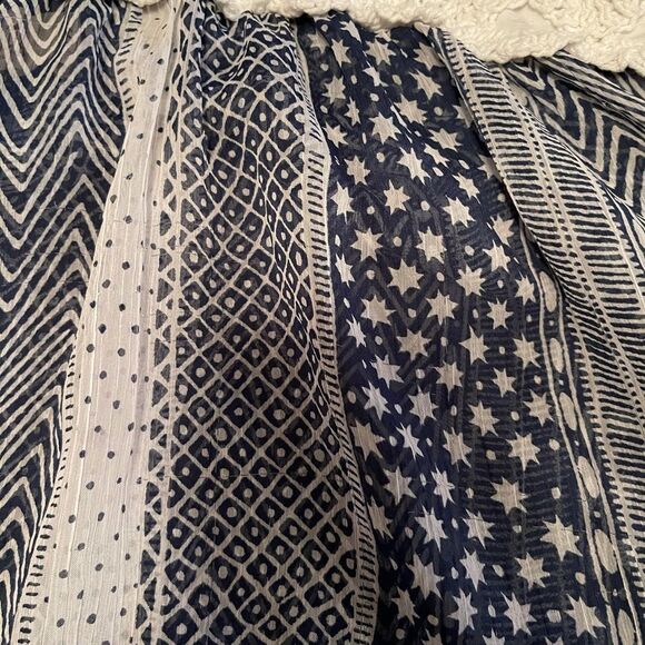 Hollister blue and white Tank Top, lace top and sheer bottom, size small - Picture 5 of 6